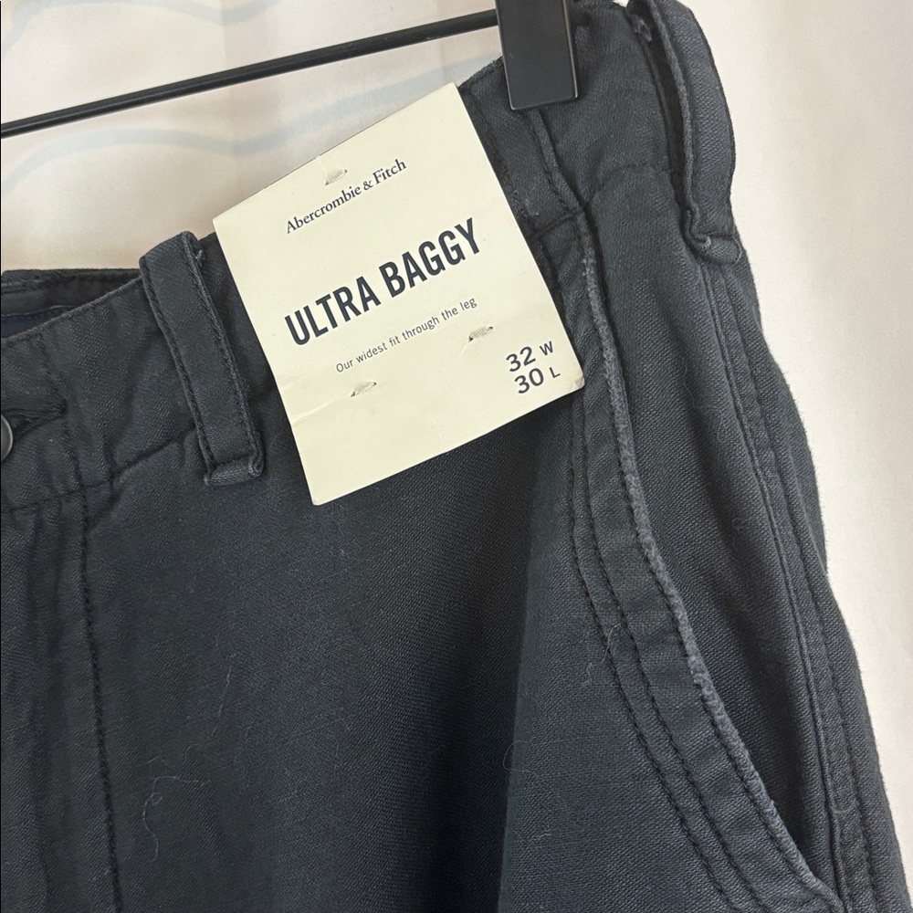 NWT Abercrombie & Fitch sz32x30 Men's Black Ultra Baggy Cargo Pants… - Picture 2 of 4